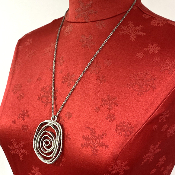 Vintage Silver Chain Necklace Mod 1970's Textured Modern Art Abstract Pendant - Picture 3 of 8